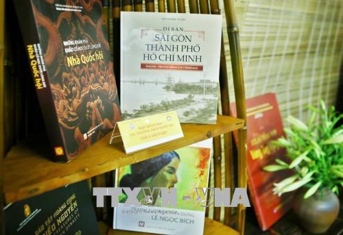 Lần đầu tiên trao giải thưởng Sách Quốc gia 